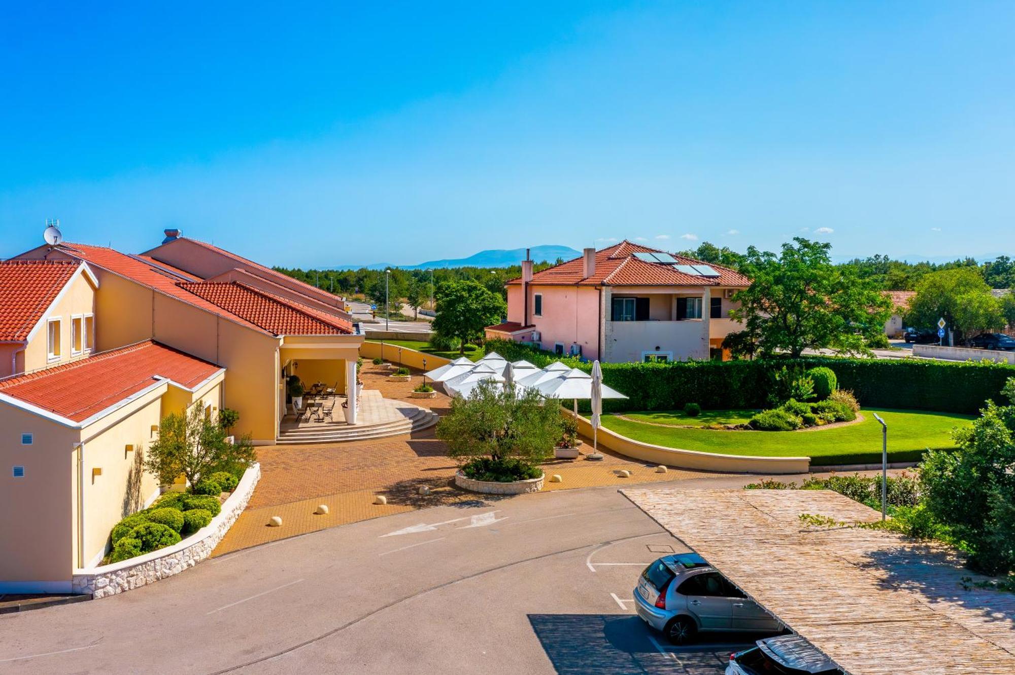 Guest Accommodation Atrium Gulin Lozovac Εξωτερικό φωτογραφία