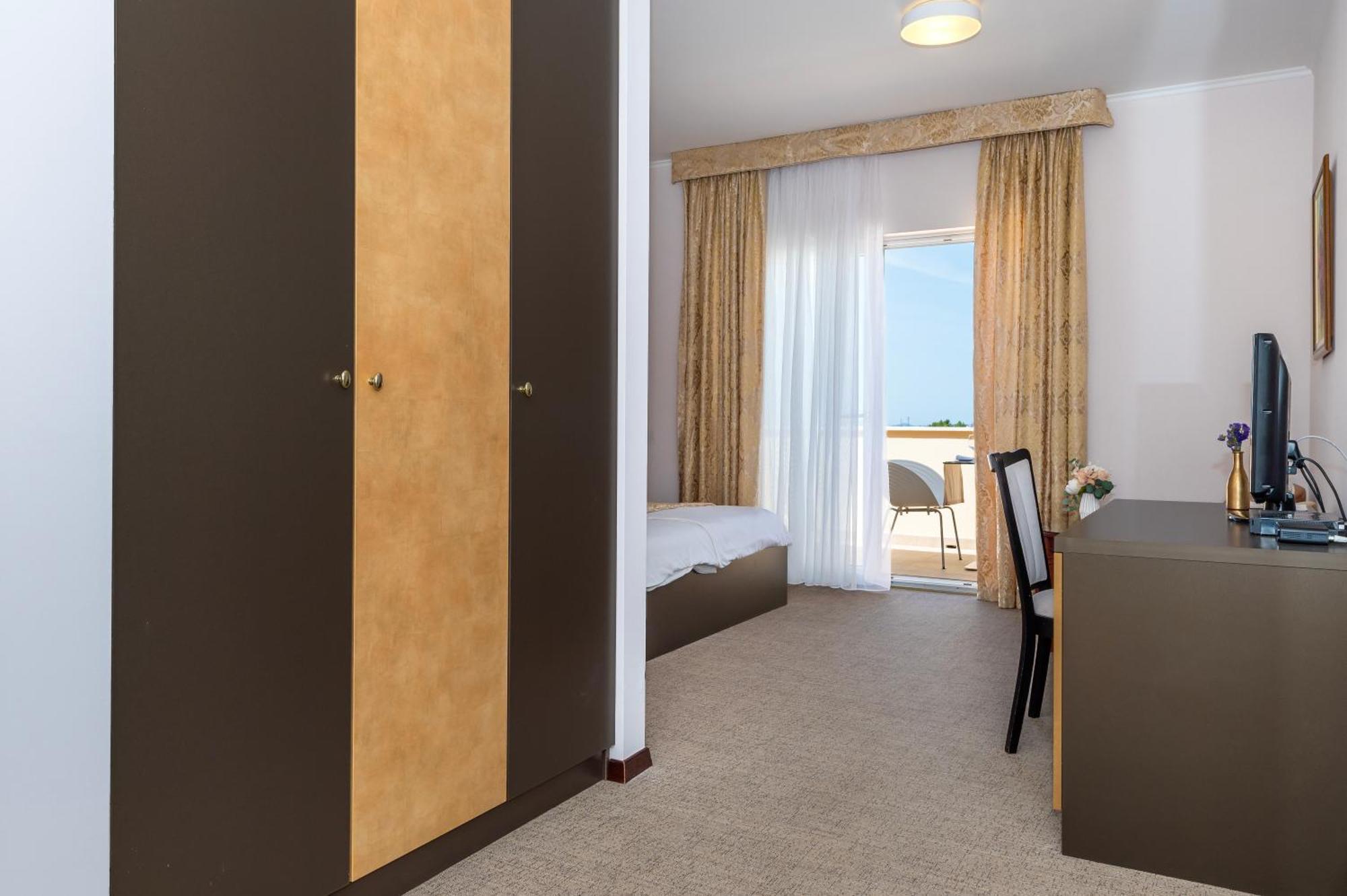 Guest Accommodation Atrium Gulin Lozovac Εξωτερικό φωτογραφία